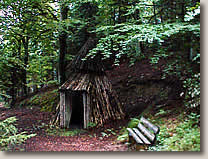 Meilerplatz mit Köhlerhütte